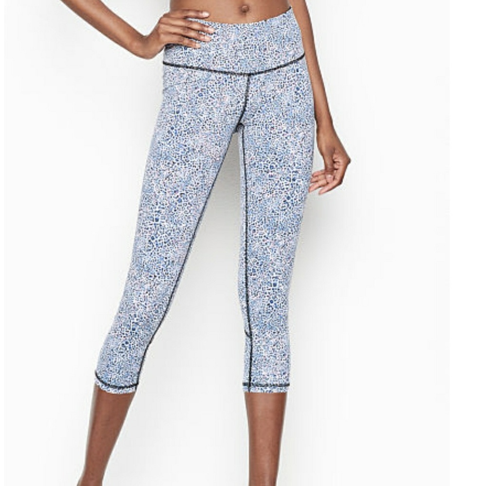 ❤HP❤VICTORIA SPORT BLUE LEOPARD KNOCKOUT CAPRI NWT